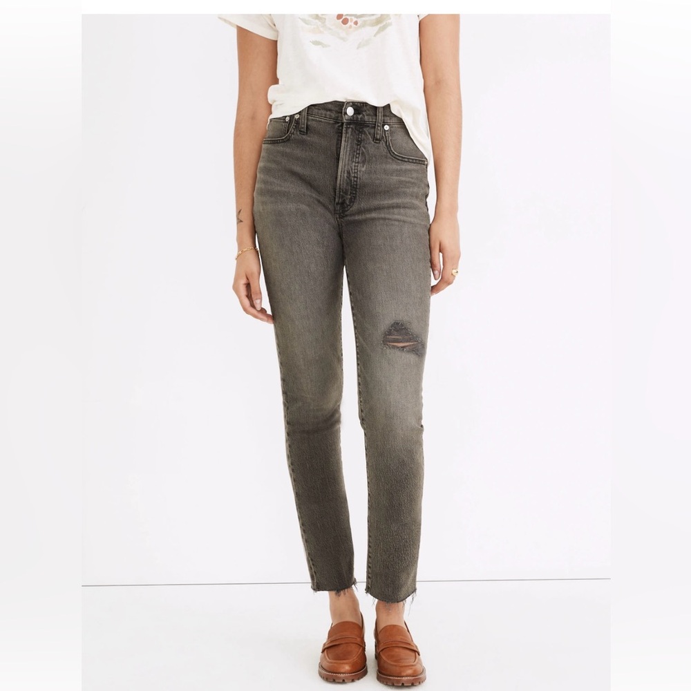 Madewell The Perfect Vintage Jean in Cosner Wash Knee-Rip Edition